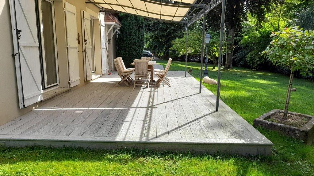 20240628_105639 terrasse en lames millboard à St nom la bretêche