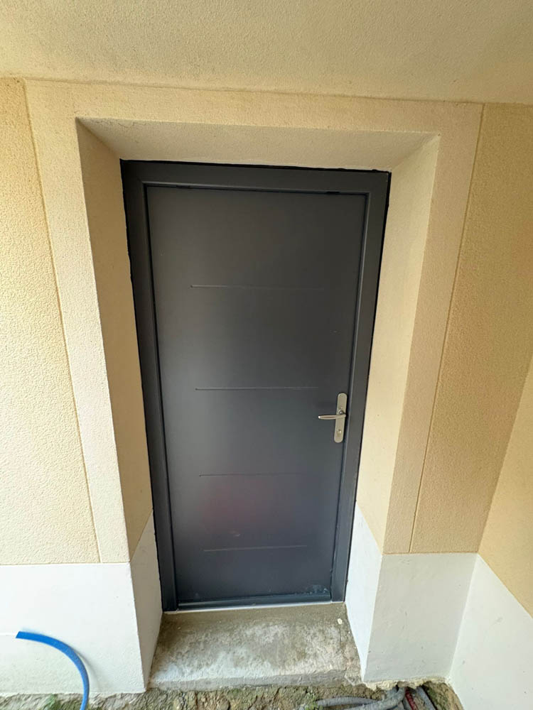 pose porte d'entrée en aluminium Solabaie - Bougival