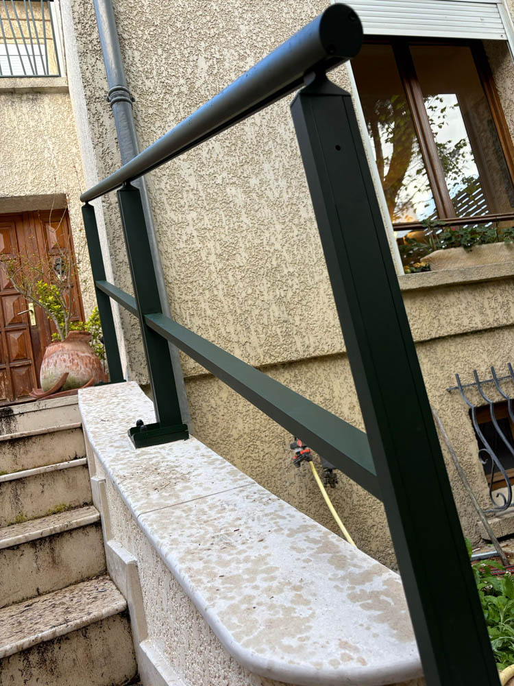Installation garde-corps et rampe d'escalier extérieurs à Courbevoie