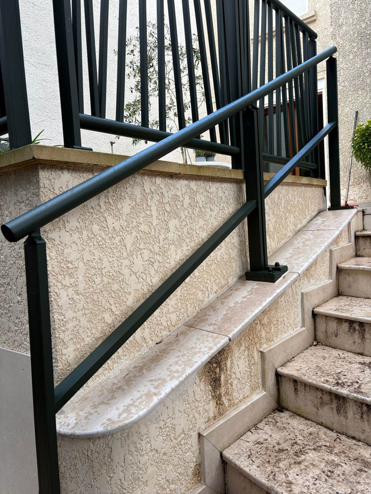 Installation garde-corps et rampe d'escalier extérieurs à Courbevoie